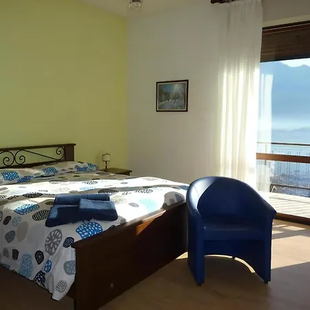 Casa Luna Mit Wasserblick Vercana